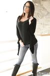 Sassy MILF beauty Dava Foxx in glasses sheds jeans for sexy ass spreading