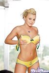 Cute blonde girl Bree Olson drops to her knees and blows four boys