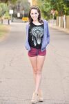 Skinny amateur teen Rachel slowly takes off her clothes and poses in public