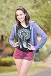 Skinny amateur teen Rachel slowly takes off her clothes and poses in public