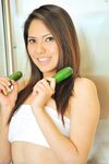 Charming amateur babe Eva fingers both her holes & stuffs veggies in them