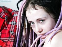 Cute dreadlock attired amateur Jade L posing in bra and underwear