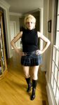 Amateur housewife bares round tits and gets on her knees for POV blowy