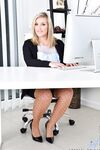 Chubby office lady Crystal Swift doffs her work attire to flaunt her big tits
