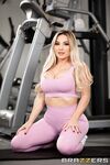 Blonde wife Amber Jade shows her big tits and huge ass in the gym