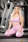 Blonde wife Amber Jade shows her big tits and huge ass in the gym