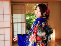 Japanese lady Ayumi Shinoda gets her trimmed pussy fingered, fucked & jizzed