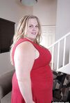 Sexy SSBBW Christina spreads her shaved vagina after stripping naked
