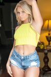 Sexy blonde Bianca Rose makes her nude modelling premiere on a hardwood floor