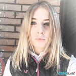 Amateur teen Sylvia loves taking selfies of attractive nude body