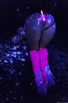 Glowing brunette Jada Stevens flaunts her sexy bubble butt under black light