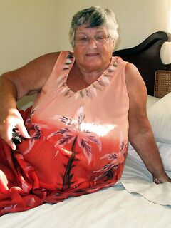 Fat old Grandma Libby licking her big nipples while spreading nude for closeup