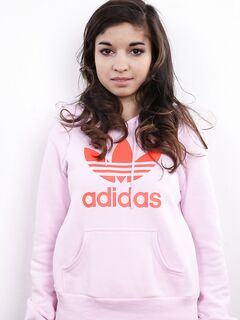 Barely legal Czech teen Nikola poses in the nude to buy herself new clothes