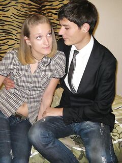 Teen lovers remove denim jeans prior to trying anal sex